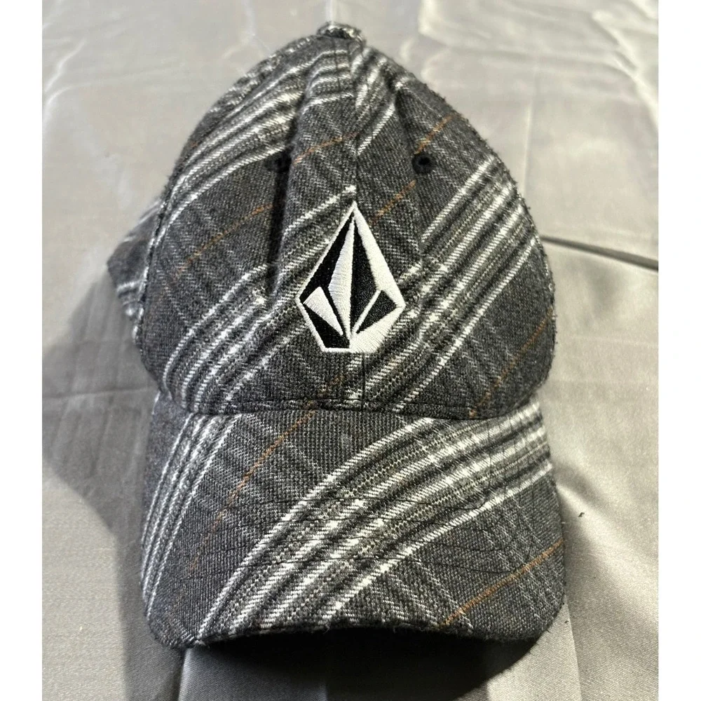 Volcom Youth Grey Plaid Flexfit Baseball Hat Skate Stone‎ Logo Cap